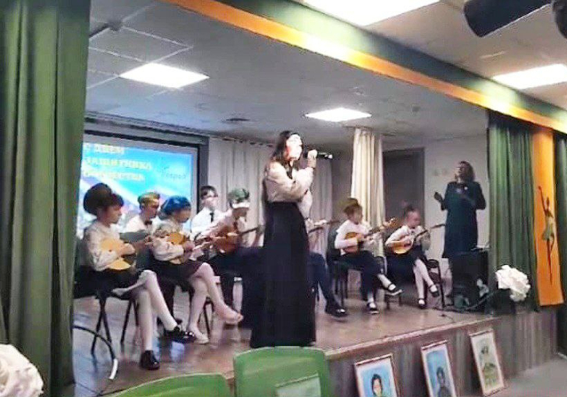 photo 5381817339168806984 y